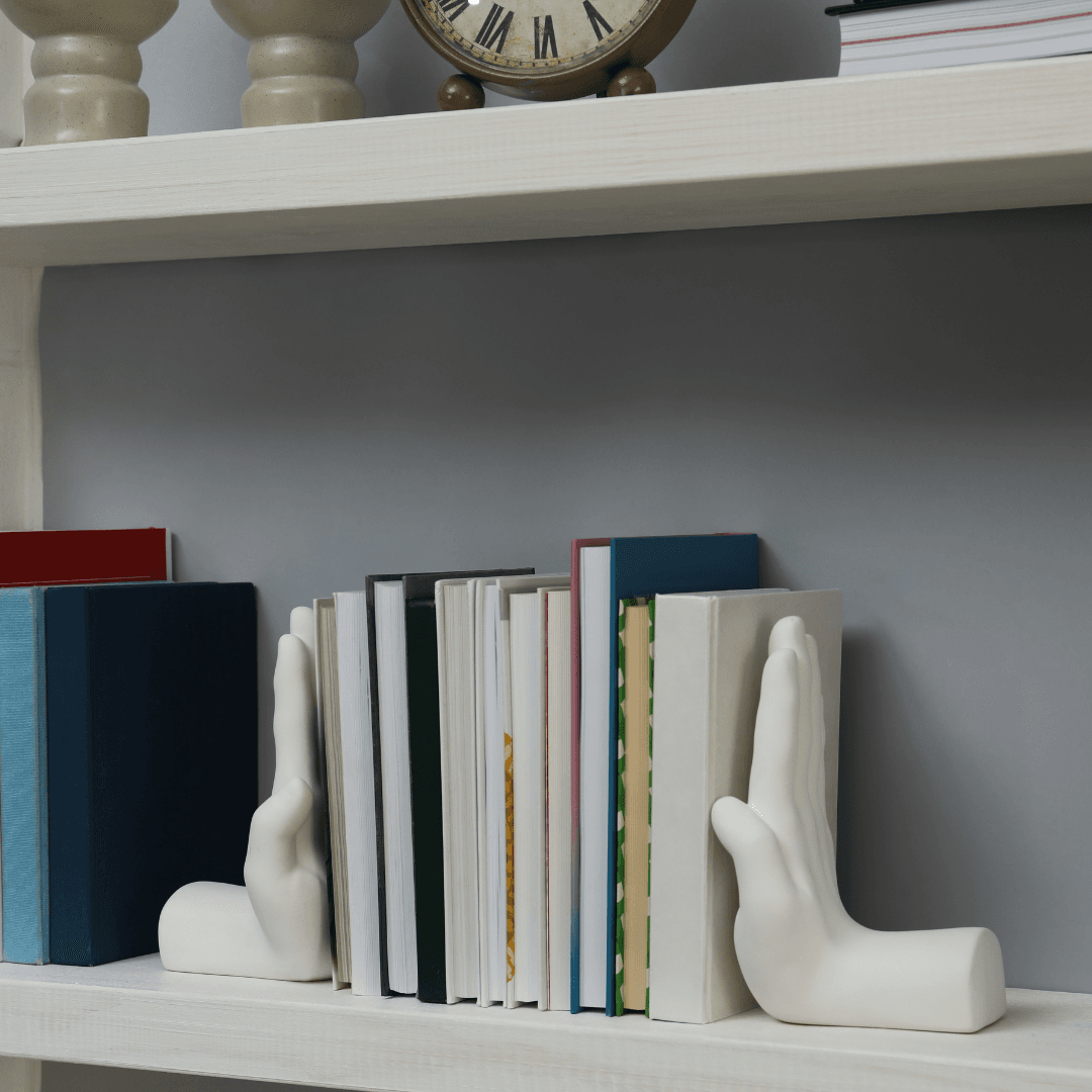 From Chaos to Clarity: Applying the “Book End” Principle to Your Business Day
